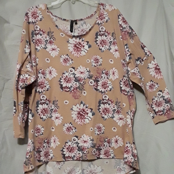 Obsession Tops - Long sleeve floral tunic